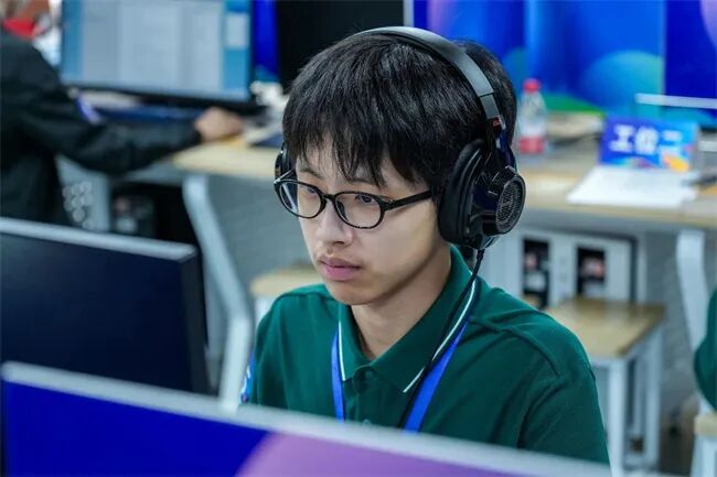 刘铠文.jpg