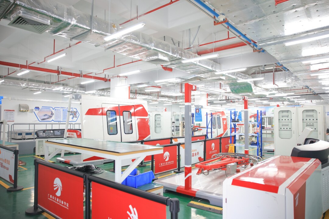 168135460634537275.png 学院的城市轨道交通实训中心.png